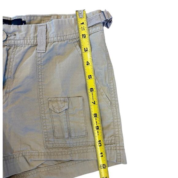 Women’s Calvin Klein Jeans Khaki Shorts pockets Mid Rise Button Close Size 8 - Picture 3 of 4